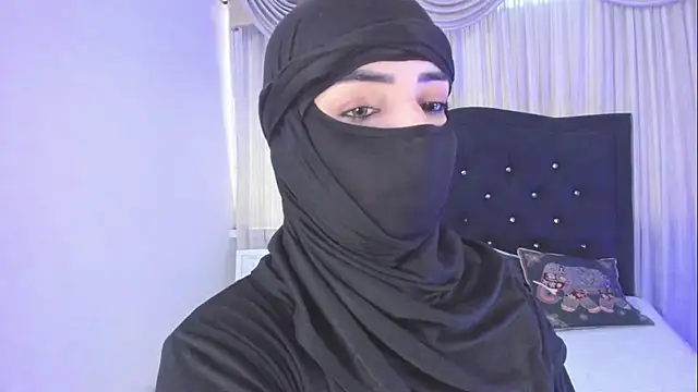 Snapshot of Uzra_hayed chatting on 02-17-26, 05:41 Uzra hayed online show from 02-17-26, 05:41