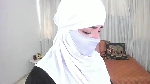Snapshot of Uzra_hayed chatting on 06-25-26, 02:54 Uzra hayed online show from 06-25-26, 02:54