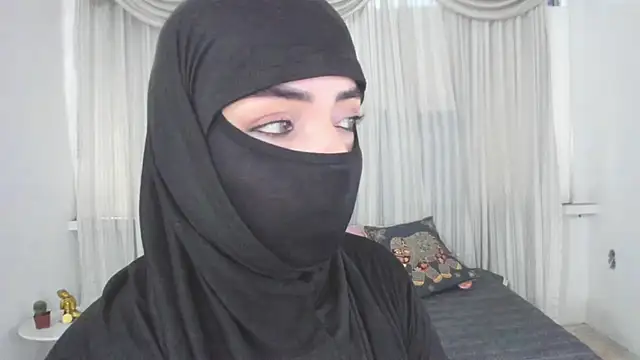 Snapshot of Uzra_hayed chatting on 07-11-26, 01:25 Uzra hayed online show from 07-11-26, 01:25