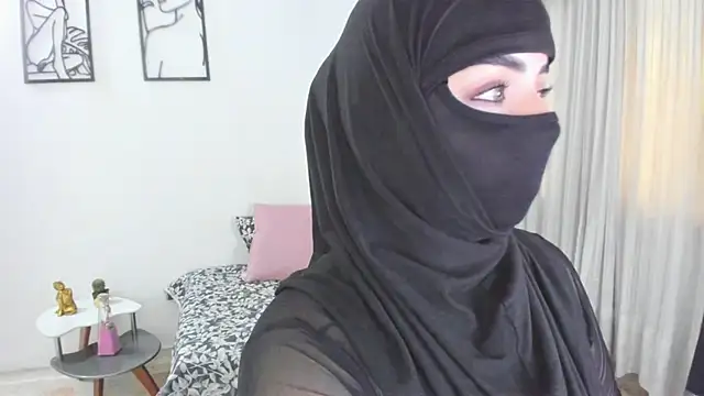 Snapshot of Uzra_hayed chatting on 07-31-26, 04:06 Uzra hayed online show from 07-31-26, 04:06