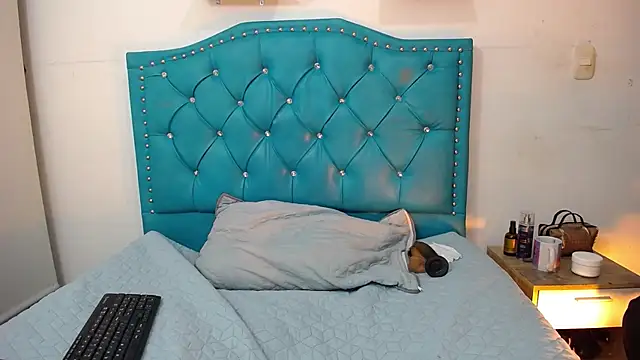 luly pink online show from 01-29-25, 04:05