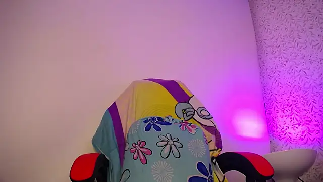 luly pink online show from 04-28-26, 03:11