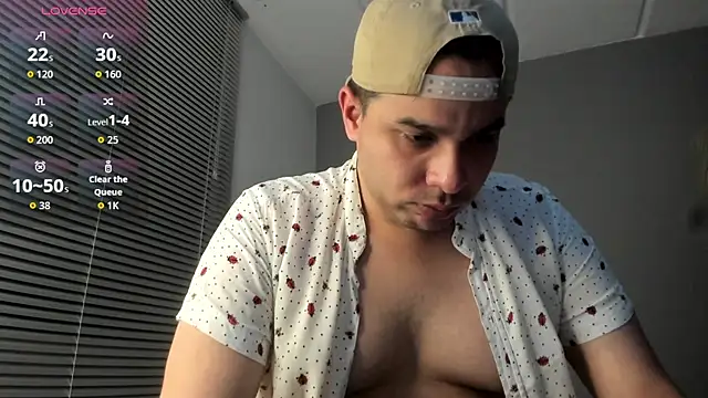 Latin boy surprisee online show from 02-14-26, 01:24