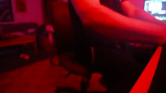 Snapshot of soulfuck92 chatting on 02-05-26, 04:17 soulfuck92 online show from 02-05-26, 04:17