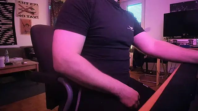 Snapshot of soulfuck92 chatting on 02-22-26, 07:40 soulfuck92 online show from 02-22-26, 07:40