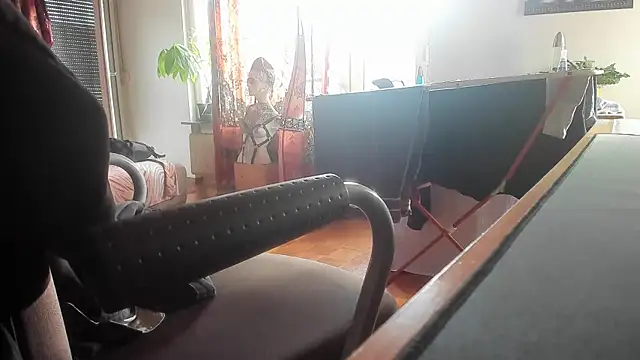 Snapshot of soulfuck92 chatting on 03-07-26, 04:04 soulfuck92 online show from 03-07-26, 04:04