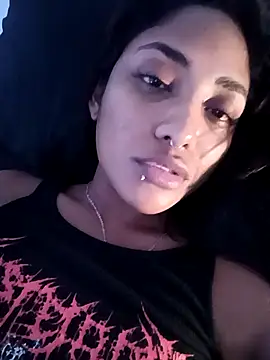 VictoireFeller online show from 12-20-25, 05:47