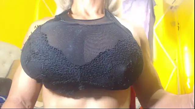 Snapshot of DanielaMuscleTS chatting on 01-09-25, 07:50 DanielaMuscleTS online show from 01-09-25, 07:50