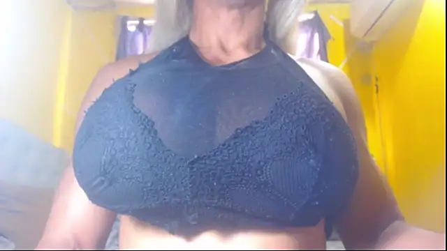 Snapshot of DanielaMuscleTS chatting on 01-14-25, 08:37 DanielaMuscleTS online show from 01-14-25, 08:37