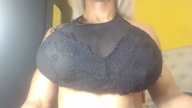 Snapshot of DanielaMuscleTS chatting on 01-30-25, 09:04 DanielaMuscleTS online show from 01-30-25, 09:04