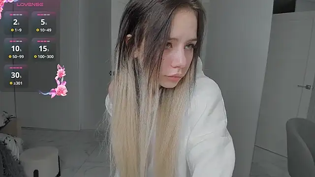 Snapshot of KellyBarton chatting on 12-16-24, 10:13 KellyBarton online show from 12-16-24, 10:13