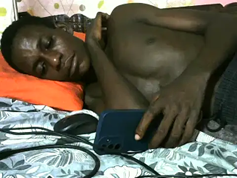 Snapshot of Bigras0011 chatting on 02-06-25, 12:54 Bigras0011 online show from 02-06-25, 12:54