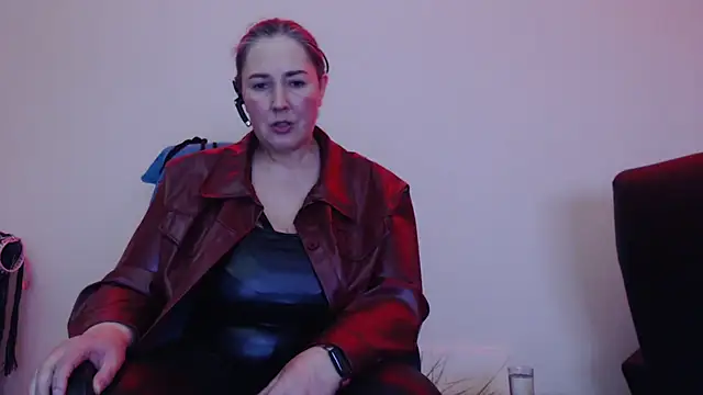 Snapshot of MilfGina chatting on 01-13-25, 08:15 MilfGina online show from 01-13-25, 08:15