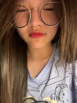 Krixxi22 online show from 12-05-25, 03:52