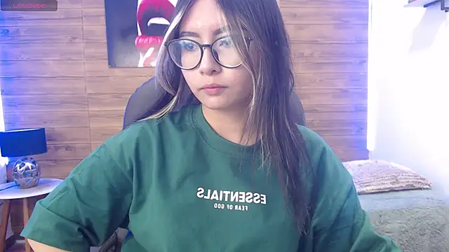 Snapshot of Ashlyeegray chatting on 01-09-25, 04:30 Ashlyeegray online show from 01-09-25, 04:30