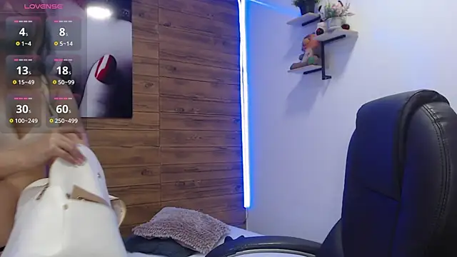 Snapshot of Ashlyeegray chatting on 02-27-25, 10:26 Ashlyeegray online show from 02-27-25, 10:26