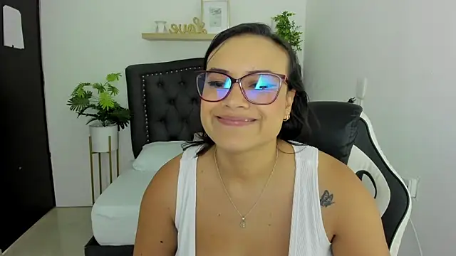 Snapshot of zoe_danae_ chatting on 12-26-24, 12:16 zoe danae online show from 12-26-24, 12:16