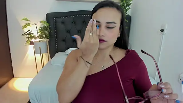 Snapshot of zoe_danae_ chatting on 01-15-25, 12:04 zoe danae online show from 01-15-25, 12:04