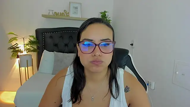 Snapshot of zoe_danae_ chatting on 01-17-25, 12:10 zoe danae online show from 01-17-25, 12:10