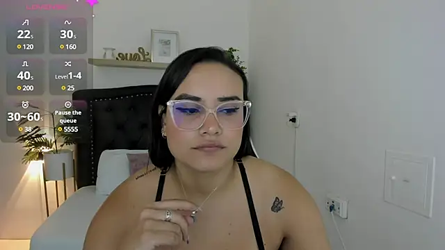 Snapshot of zoe_danae_ chatting on 01-24-25, 12:10 zoe danae online show from 01-24-25, 12:10