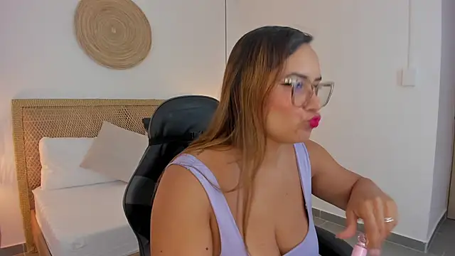 zoe danae  online show from 07-15-26, 12:21