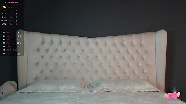 Snapshot of nichole_bree_ chatting on 01-20-25, 11:24 nichole bree  online show from 01-20-25, 11:24