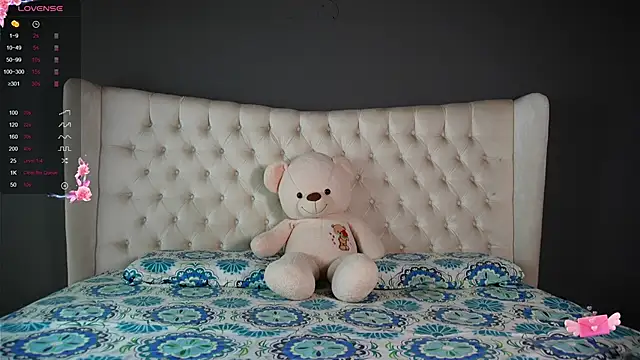 Snapshot of nichole_bree_ chatting on 03-10-25, 07:18 nichole bree  online show from 03-10-25, 07:18