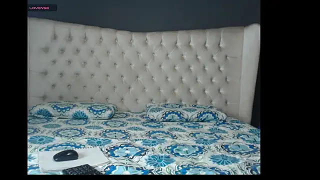 Snapshot of nichole_bree_ chatting on 09-12-25, 11:21 nichole bree  online show from 09-12-25, 11:21