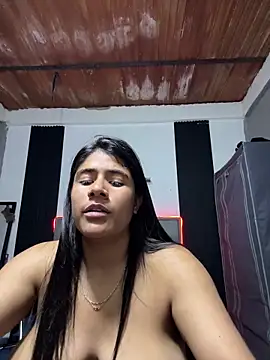 Snapshot of Rubi_boobs_ chatting on 05-05-26, 01:24 Rubi boobs online show from 05-05-26, 01:24