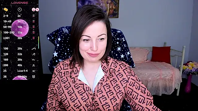 Snapshot of Emily_Midlton chatting on 03-03-25, 10:38 Emily Midlton online show from 03-03-25, 10:38