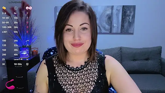 Snapshot of Emily_Midlton chatting on 10-10-25, 01:32 Emily Midlton online show from 10-10-25, 01:32