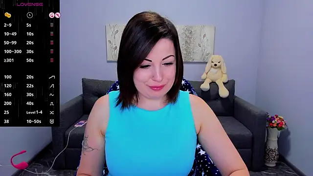 Snapshot of Emily_Midlton chatting on 10-28-25, 07:23 Emily Midlton online show from 10-28-25, 07:23