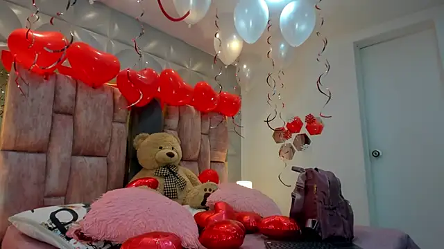 Charlotte Ice1 online show from 02-18-26, 04:03