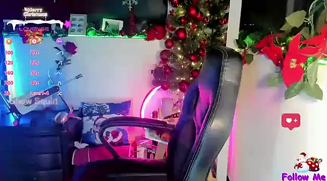 Snapshot of mariana_scott__ chatting on 12-22-24, 12:07 mariana scott   online show from 12-22-24, 12:07