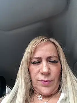 LARIANA RIVERA23 online show from 04-23-26, 02:08