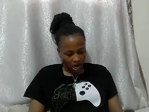 Snapshot of tinabestdoll chatting on 10-10-25, 11:09 tinabestdoll online show from 10-10-25, 11:09