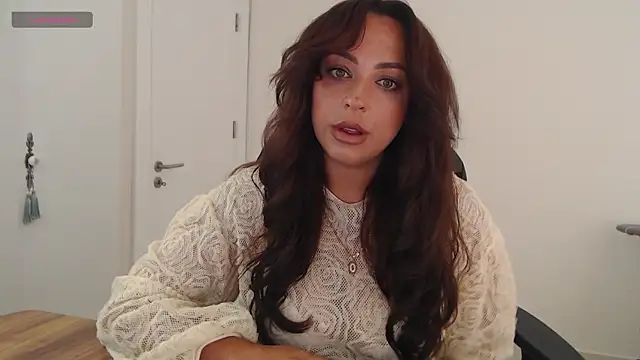 Snapshot of _Just_a_queen_3 chatting on 06-29-26, 09:04 Just a queen 3 online show from 06-29-26, 09:04