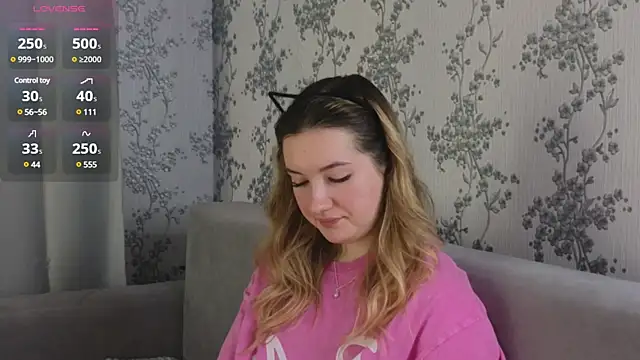 Snapshot of flawless_angell chatting on 02-28-25, 01:25 flawless angell online show from 02-28-25, 01:25