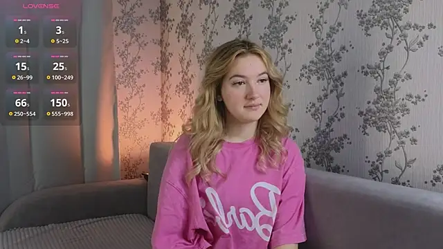 Snapshot of flawless_angell chatting on 03-20-25, 08:40 flawless angell online show from 03-20-25, 08:40