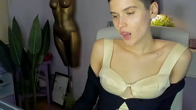 Snapshot of sarah_perfect chatting on 11-08-25, 03:34 sarah perfect online show from 11-08-25, 03:34