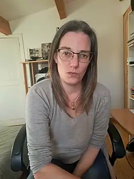 Snapshot of SpiceLea chatting on 12-27-24, 02:54 SpiceLea online show from 12-27-24, 02:54