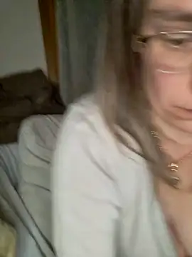 Snapshot of SpiceLea chatting on 01-13-25, 10:24 SpiceLea online show from 01-13-25, 10:24