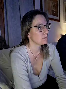 Snapshot of SpiceLea chatting on 01-14-25, 09:09 SpiceLea online show from 01-14-25, 09:09