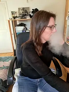 Snapshot of SpiceLea chatting on 01-17-25, 03:11 SpiceLea online show from 01-17-25, 03:11