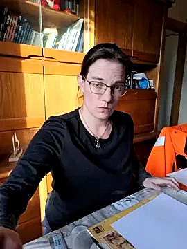 Snapshot of SpiceLea chatting on 01-18-25, 02:55 SpiceLea online show from 01-18-25, 02:55