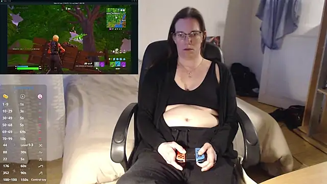 Snapshot of SpiceLea chatting on 02-16-25, 05:26 SpiceLea online show from 02-16-25, 05:26