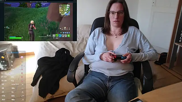 Snapshot of SpiceLea chatting on 03-02-25, 02:00 SpiceLea online show from 03-02-25, 02:00