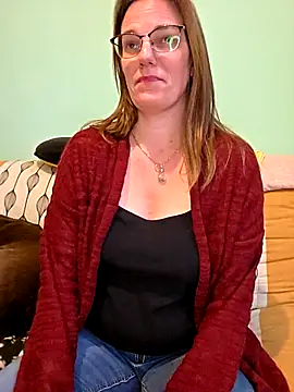 SpiceLea online show from 12-04-25, 01:42