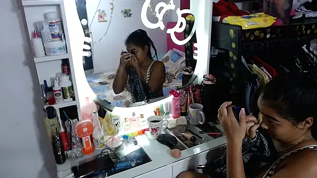 kiara milf  online show from 06-18-26, 06:23