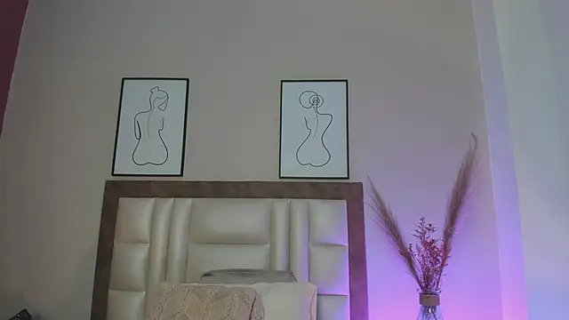 AlissaNix online show from 10-15-25, 07:14